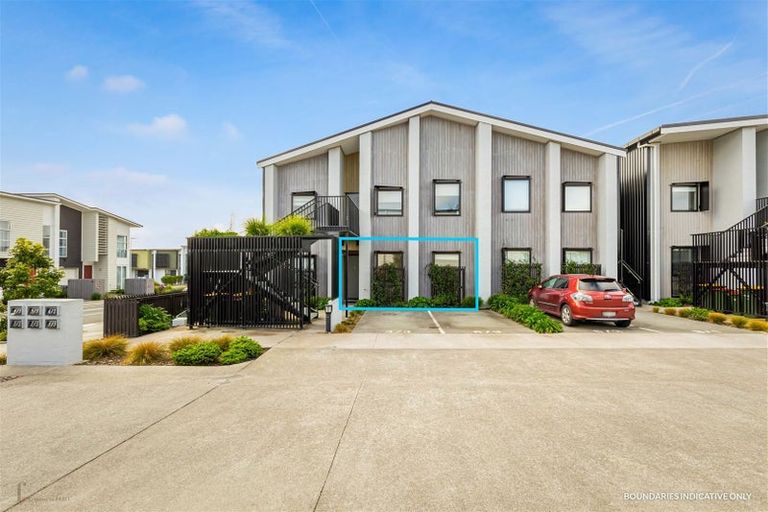 Photo of property in 2/3 Genevieve Lane, Hobsonville, Auckland, 0616