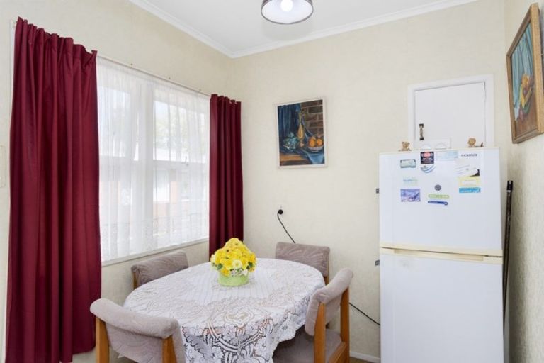 Photo of property in 1/500 Devonport Road, Tauranga South, Tauranga, 3112