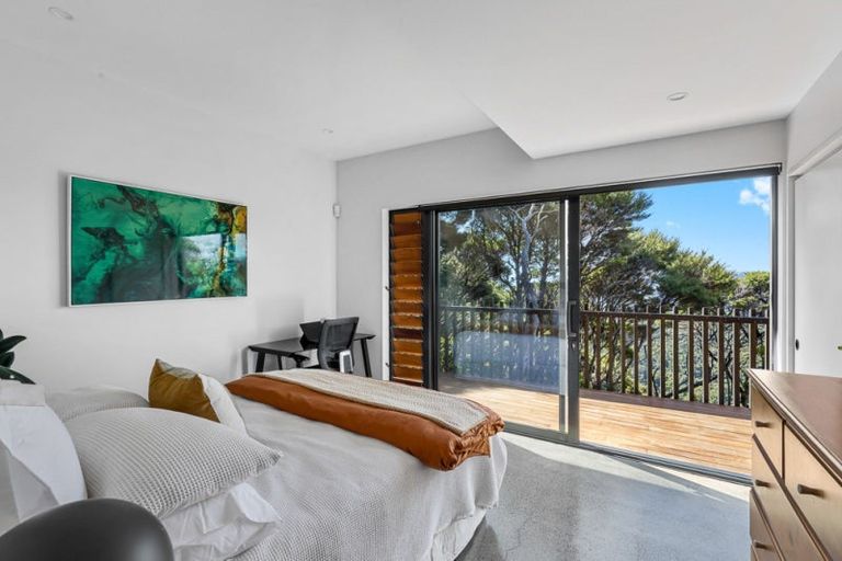 Photo of property in 23 Log Race Road, Piha, New Lynn, 0772