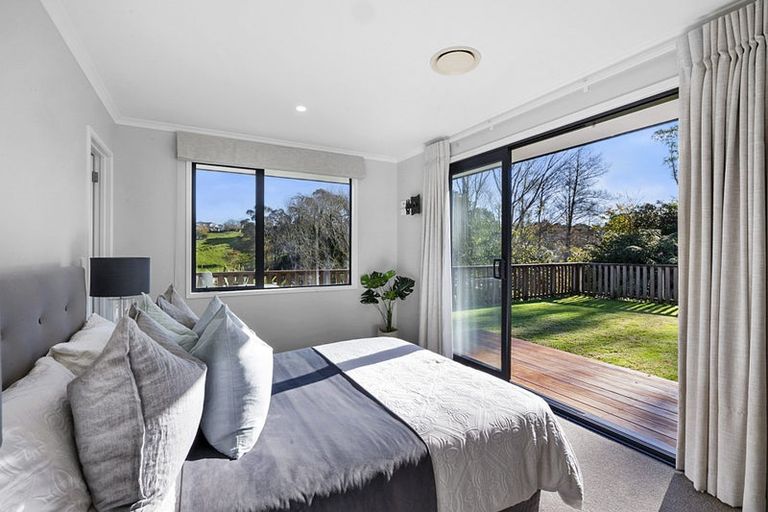 Photo of property in 8 Matau Lane, Ferndale, New Plymouth, 4310