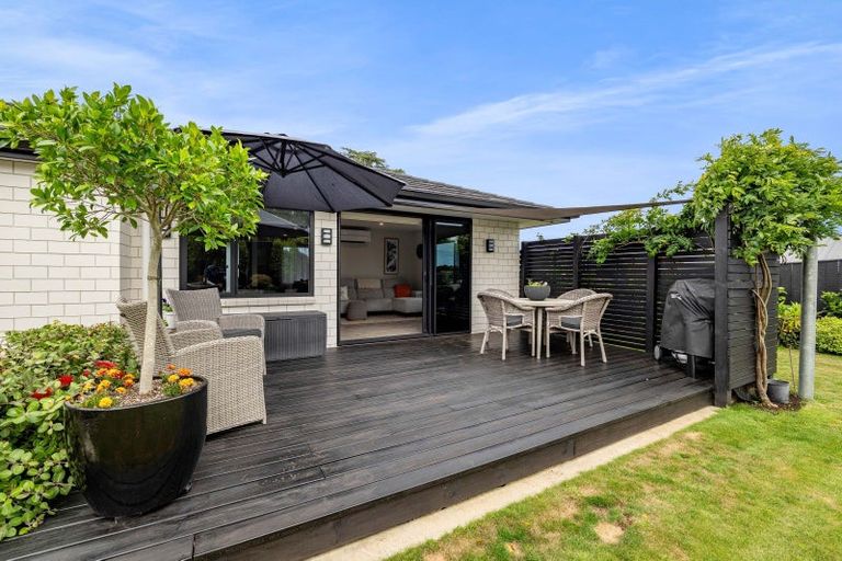 Photo of property in 397a Tukapa Street, Hurdon, New Plymouth, 4310