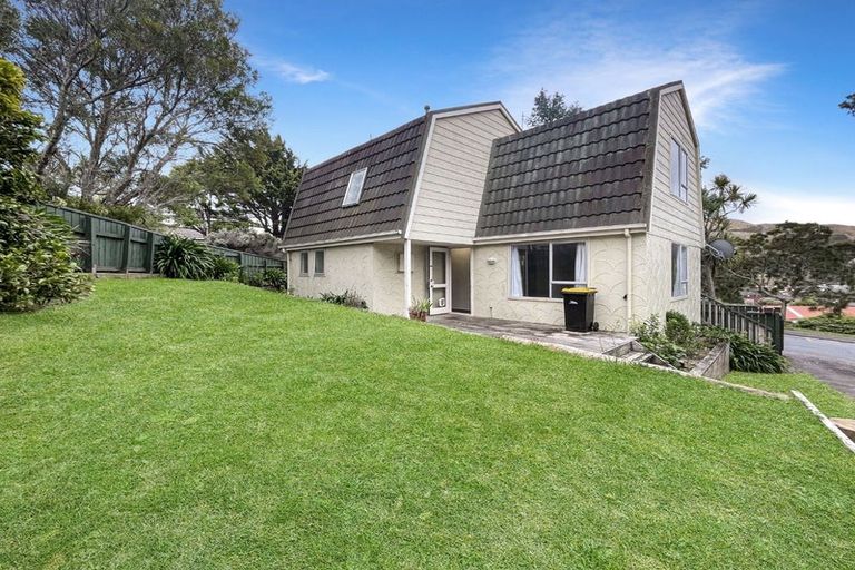Photo of property in 1 Trilids Lane, Churton Park, Wellington, 6037