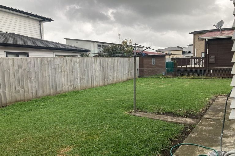 Photo of property in 15 Stamford Park Road, Mount Roskill, Auckland, 1041