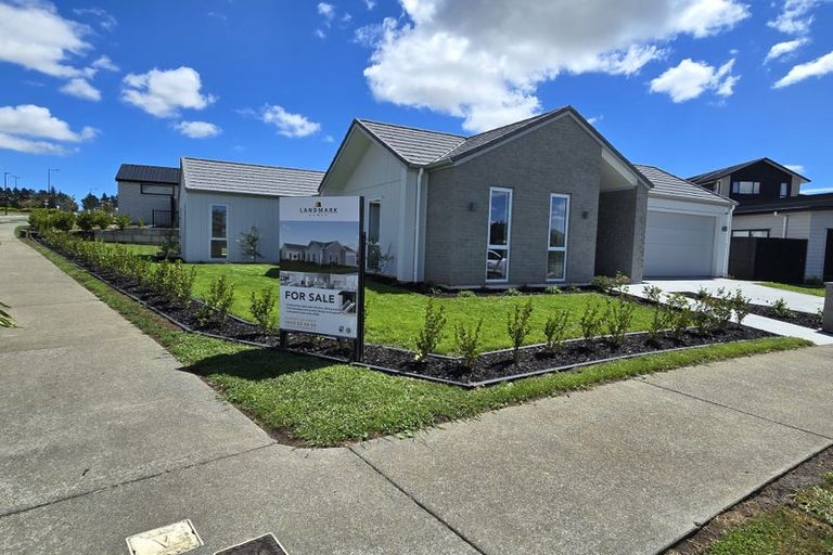Photo of property in 20 Arohaina Avenue, Karaka, 2124