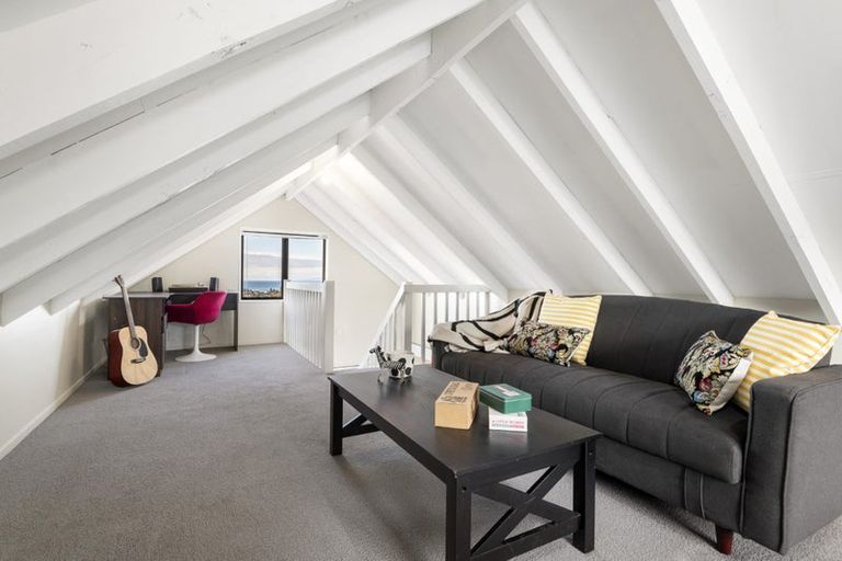 Photo of property in 1/163 Oaktree Avenue, Browns Bay, Auckland, 0630