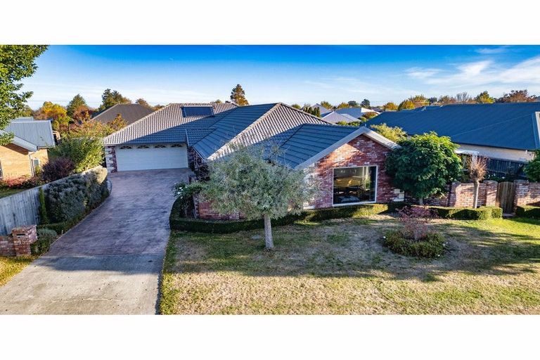 Photo of property in 15 Elm Drive, Rangiora, 7400