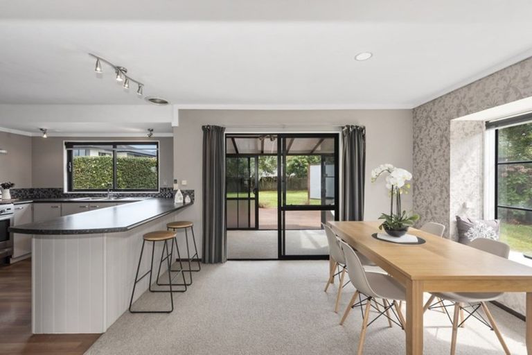 Photo of property in 6 Houhere Place, Pukete, Hamilton, 3200