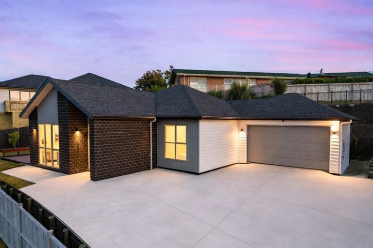 Photo of property in 9 James Elliot Way, Pokeno, 2402