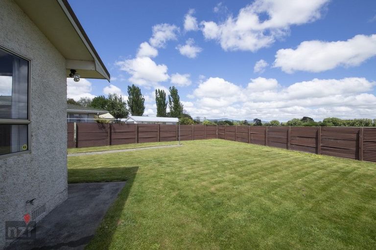 Photo of property in 37 Humphries Place, Awapuni, Palmerston North, 4412
