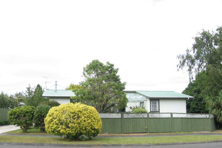 Photo of property in 6 Baltimore Crescent, Totara Park, Upper Hutt, 5018