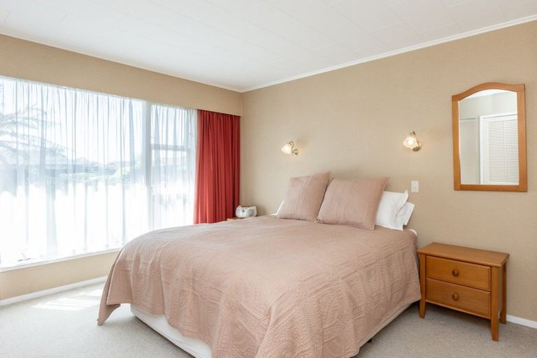 Photo of property in 11 Totara Street, Taradale, Napier, 4112