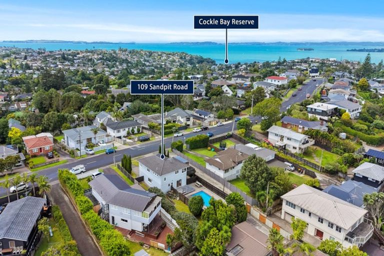 Photo of property in 109 Sandspit Road, Shelly Park, Auckland, 2014
