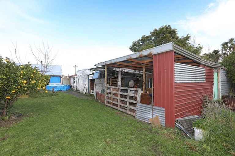 Photo of property in 7 Ngahina Street, Marton, 4710