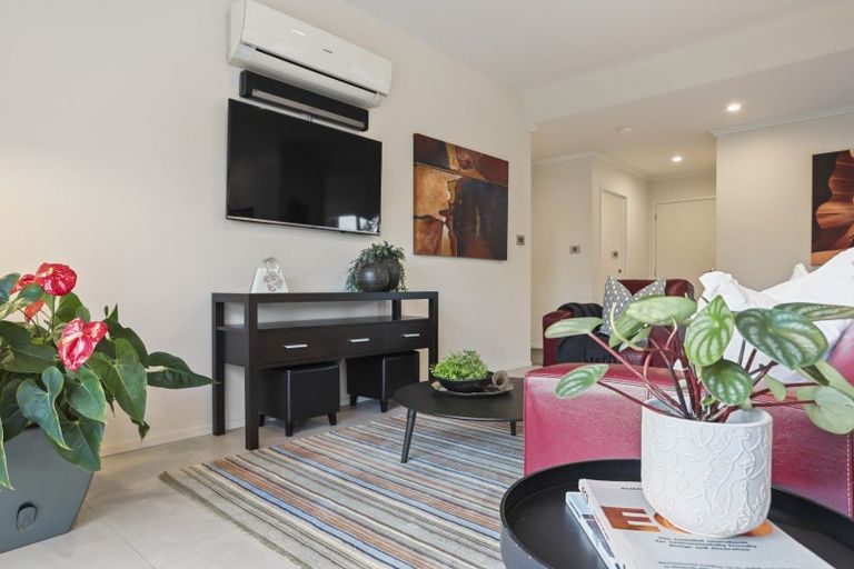 Photo of property in 43a Terry Smyth Drive, Kumeu, 0892