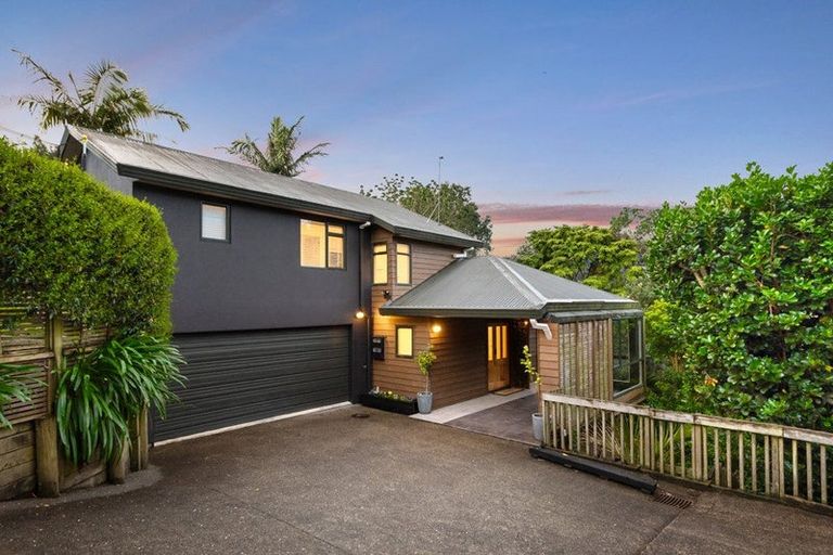 Photo of property in 24a Seaview Avenue, Northcote, Auckland, 0627