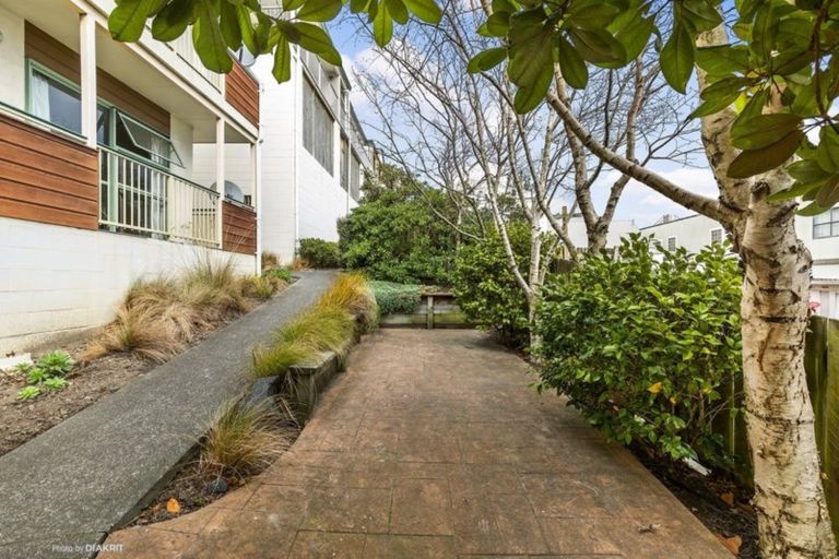 Photo of property in 28/8 Girton Terrace, Mount Cook, Wellington, 6021