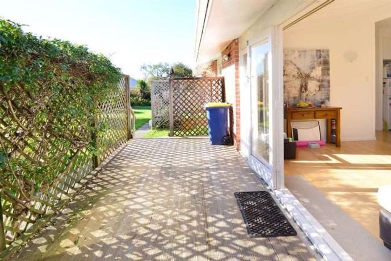 Photo of property in 4/19 Montana Avenue, Murrays Bay, Auckland, 0630