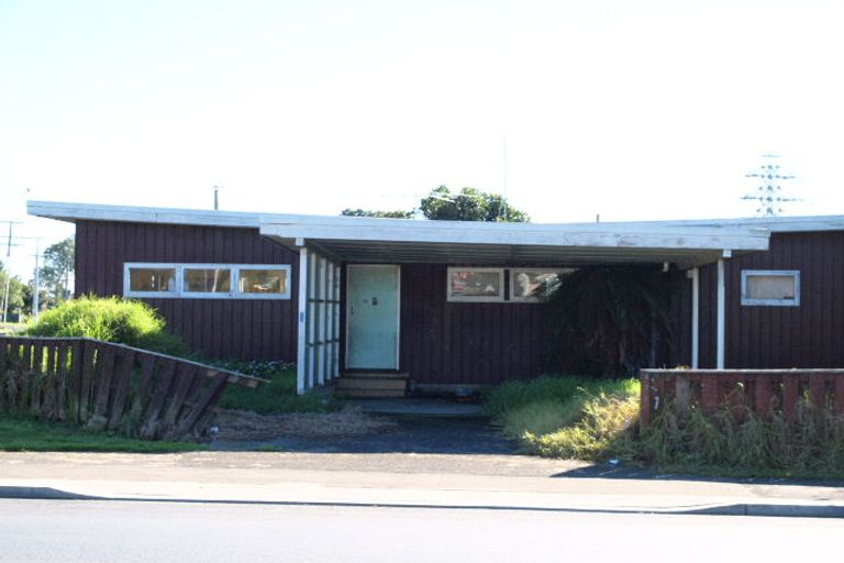Photo of property in 319 Massey Road, Mangere East, Auckland, 2024