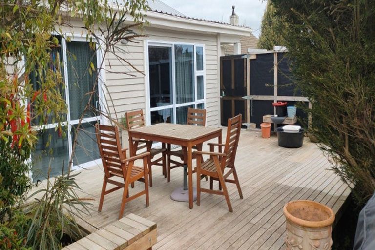 Photo of property in 15 Queen Street, Winton, 9720