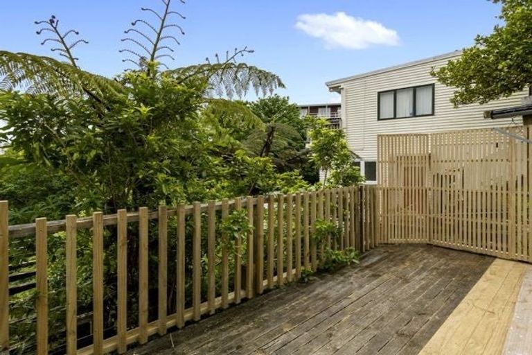 Photo of property in 1/8 Mataroa Avenue, Northland, Wellington, 6012