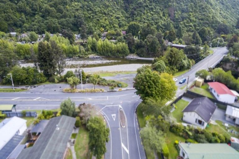 Photo of property in 2/6 Gemstone Drive, Birchville, Upper Hutt, 5018