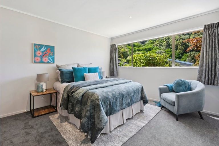 Photo of property in 70a Amapur Drive, Khandallah, Wellington, 6035