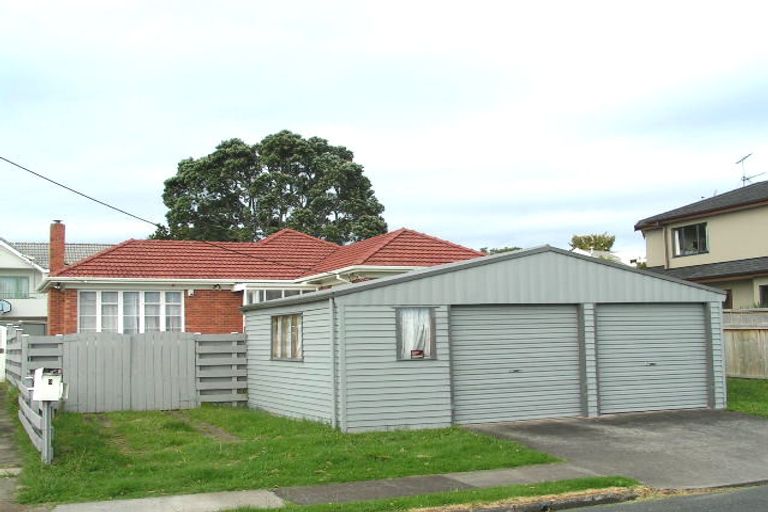Photo of property in 1/3 Walter Street, Hauraki, Auckland, 0622