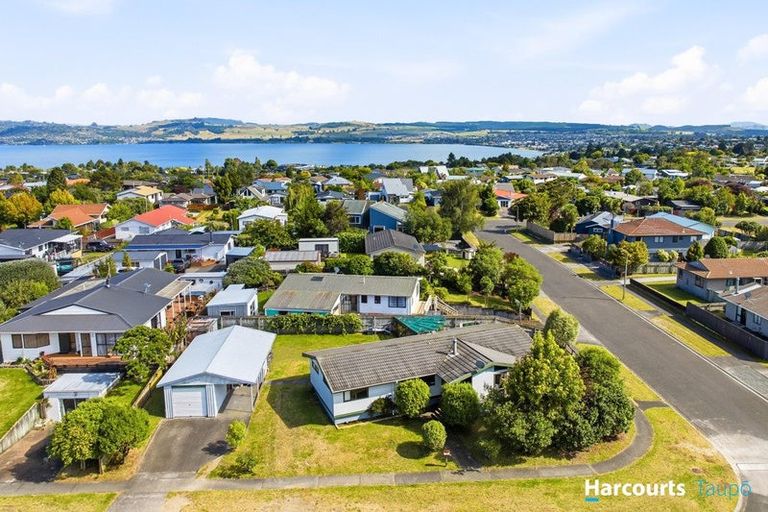 Photo of property in 6 Newberry Place, Richmond Heights, Taupo, 3330