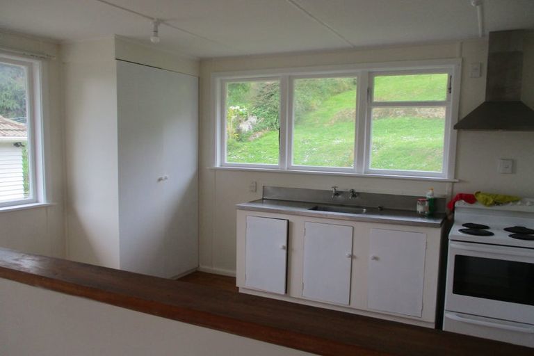Photo of property in 147 Champion Street, Cannons Creek, Porirua, 5024