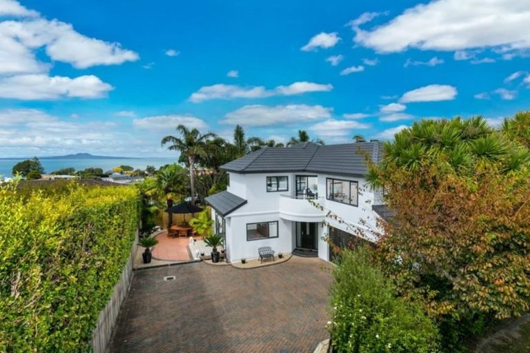 Photo of property in 1/3 Auld Street, Torbay, Auckland, 0630