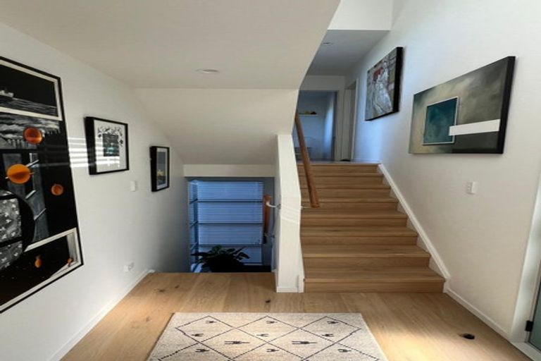 Photo of property in 32f Parr Terrace, Castor Bay, Auckland, 0620