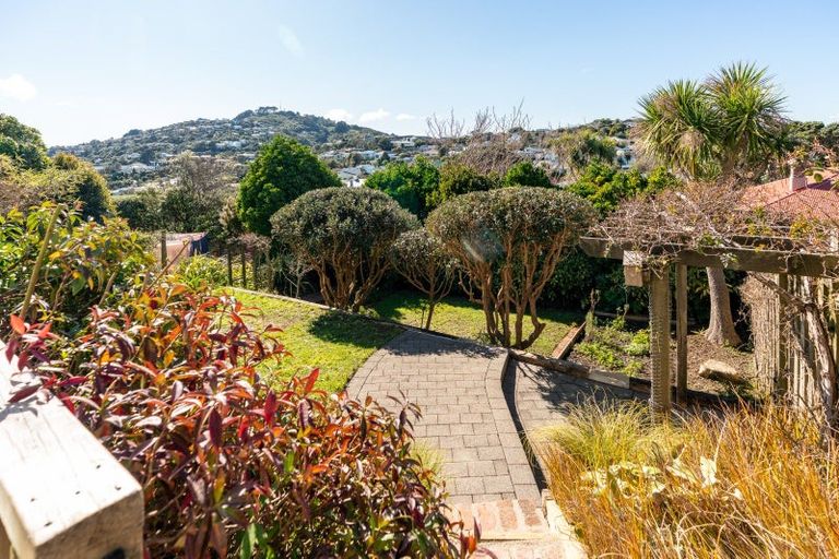 Photo of property in 97 Creswick Terrace, Northland, Wellington, 6012