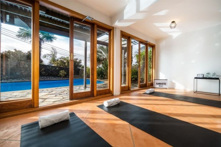 Photo of property in 13 Richmond Avenue, Northcote Point, Auckland, 0627