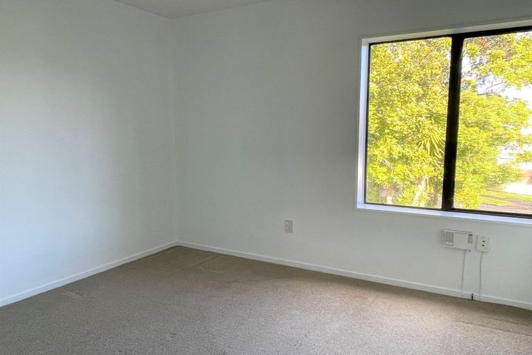 Photo of property in 5 Orinda Close, Botany Downs, Auckland, 2010