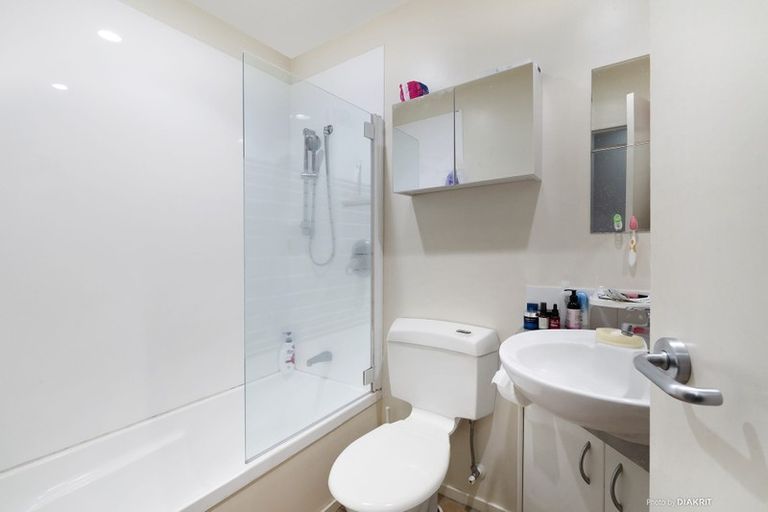 Photo of property in 12/93a Kelburn Parade, Kelburn, Wellington, 6012