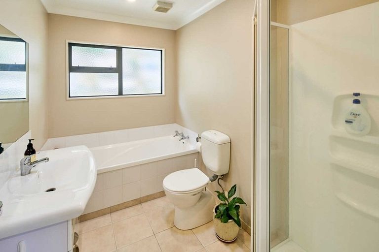 Photo of property in 3 Koukou Place, Normandale, Lower Hutt, 5010