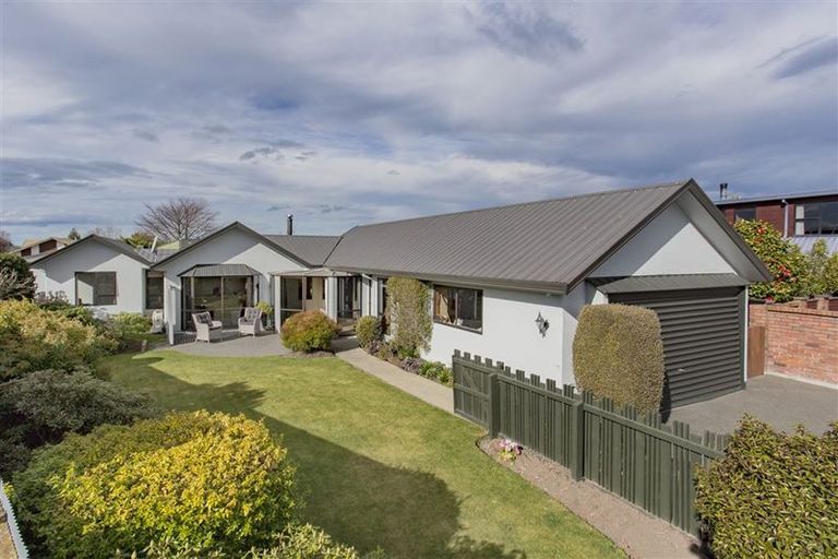 Photo of property in 6 Grove Place, Rangiora, 7400