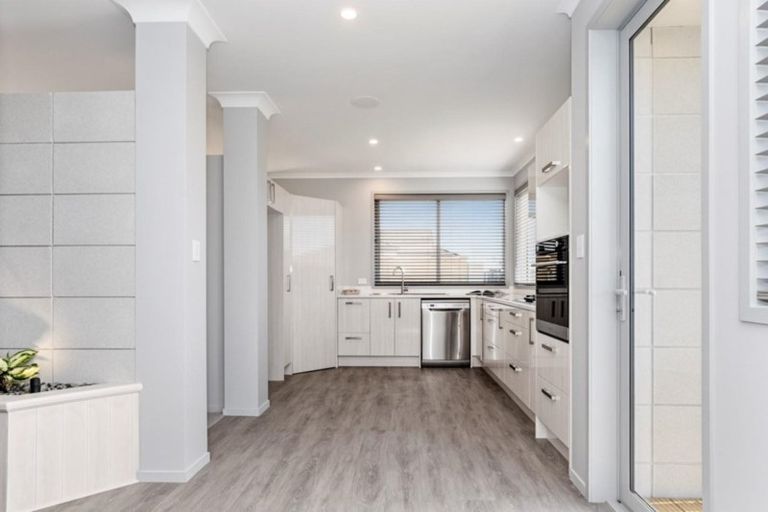 Photo of property in 19 Fearnley Grove, Pyes Pa, Tauranga, 3112