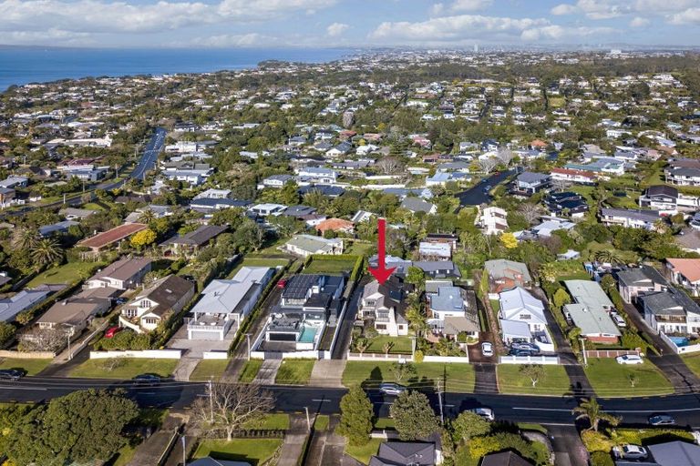 Photo of property in 26 Kowhai Road, Campbells Bay, Auckland, 0630