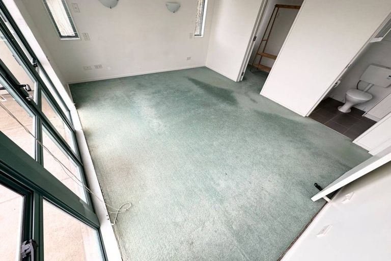 Photo of property in 2/38 Gulf View Road, Murrays Bay, Auckland, 0630