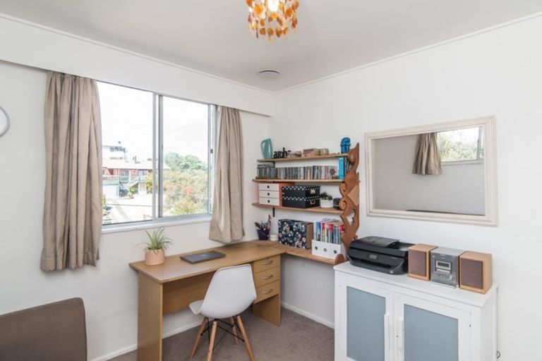 Photo of property in 9 Kaitawa Street, Waikanae Beach, Waikanae, 5036