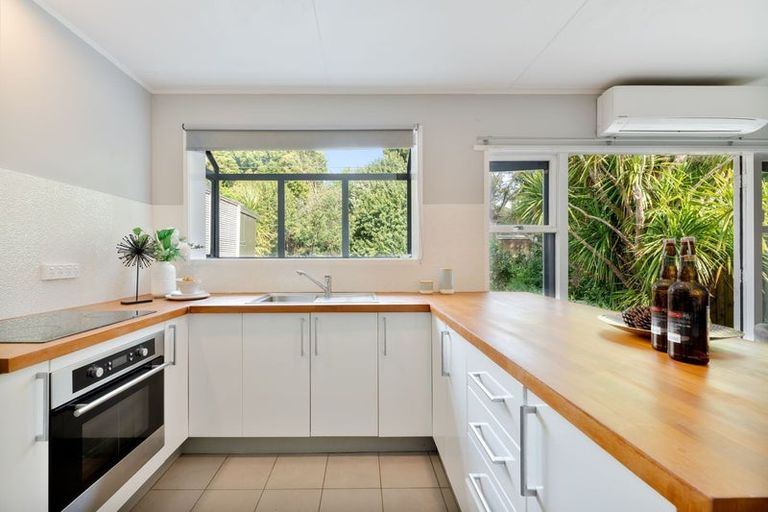 Photo of property in 2/45 Cron Avenue, Te Atatu South, Auckland, 0610