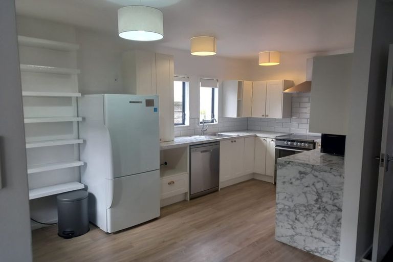 Photo of property in 2/74 Waiwhetu Road, Waiwhetu, Lower Hutt, 5010