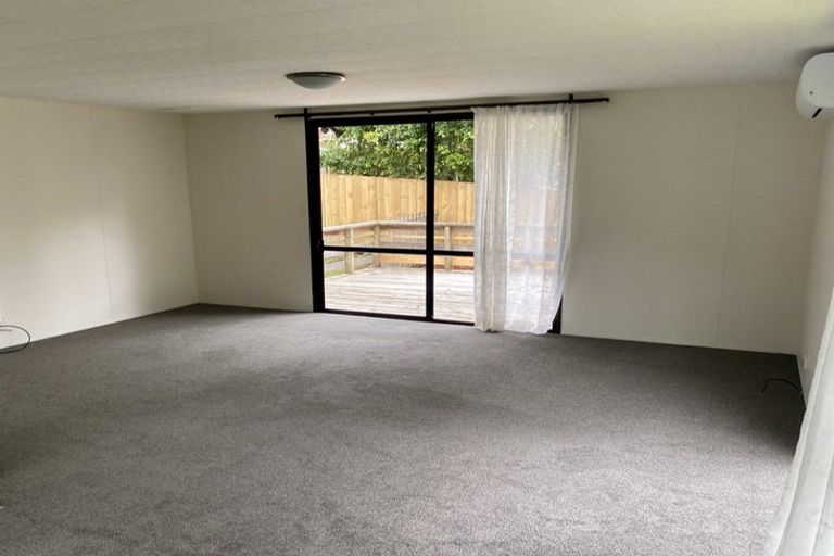 Photo of property in 1/23 Midgley Road, West Harbour, Auckland, 0618
