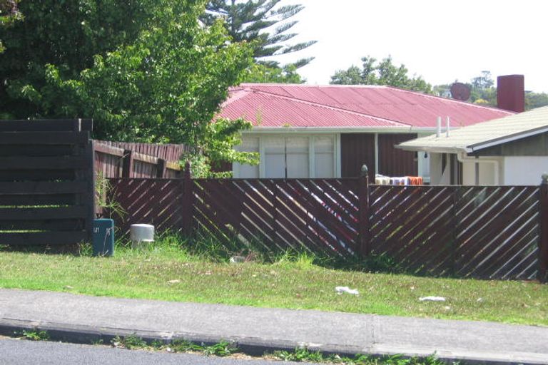 Photo of property in 1/2 Ludlow Terrace, Totara Vale, Auckland, 0627