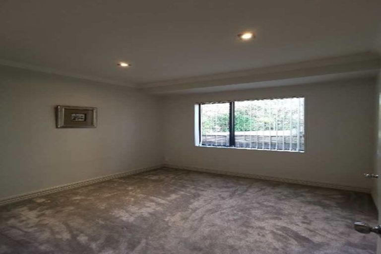 Photo of property in 46 Waimanu Bay Drive, Te Atatu Peninsula, Auckland, 0610