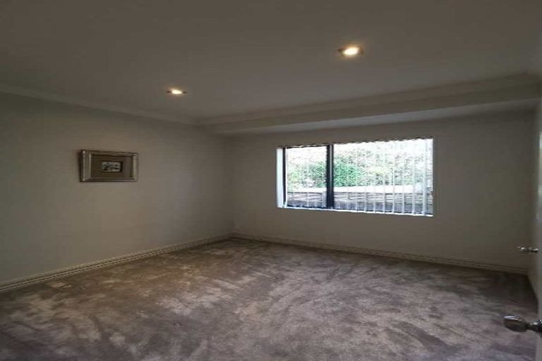 Photo of property in 46 Waimanu Bay Drive, Te Atatu Peninsula, Auckland, 0610