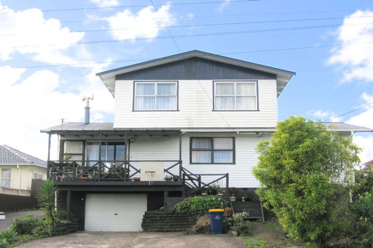 Photo of property in 9 Robert Burke Place, Henderson, Auckland, 0612