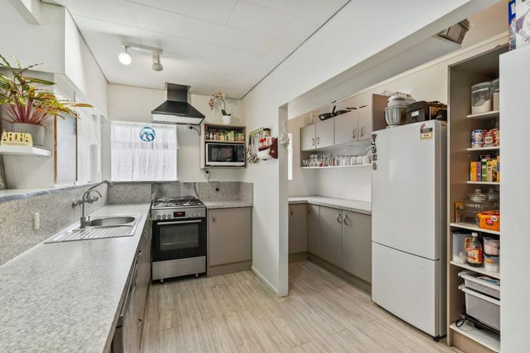 Photo of property in 17 Parkland Crescent, Terrace End, Palmerston North, 4410