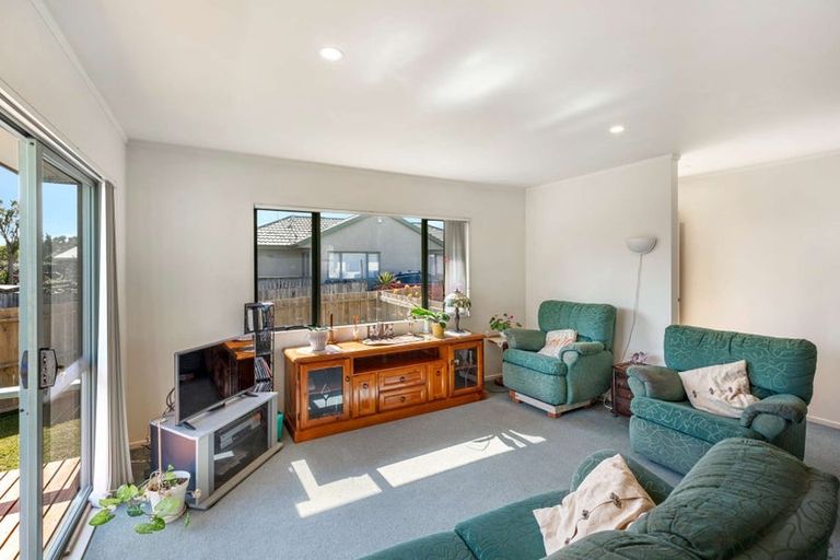 Photo of property in 108a Brightside Road, Stanmore Bay, Whangaparaoa, 0932